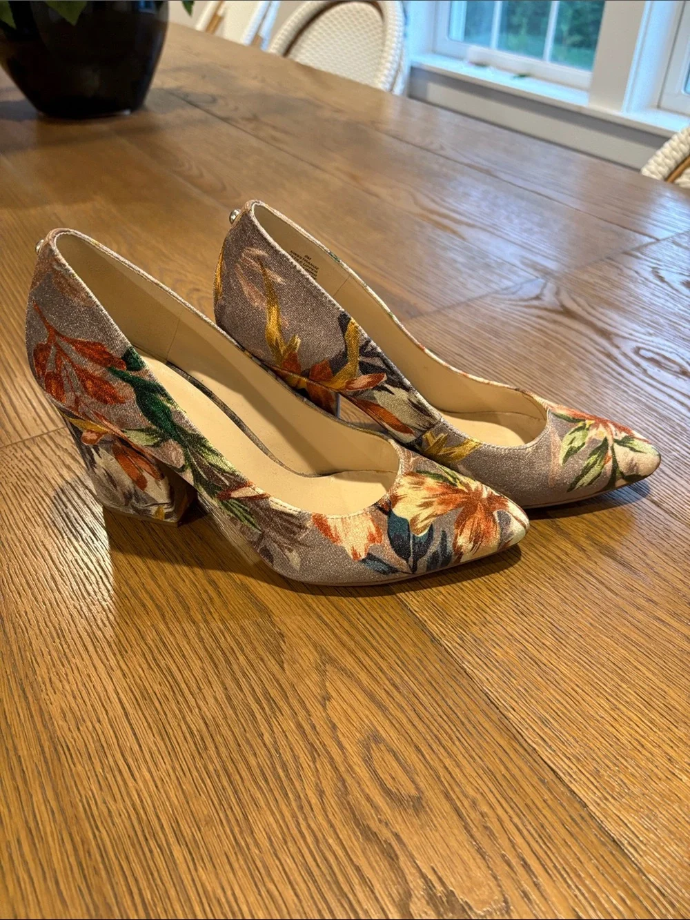 Nine West Floral Vvet Block Heel Pumps in Tan, Green & Brown Size 9